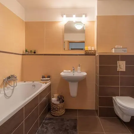 Nadherny Apartman 2kk V Lara Wellness Komplexu شقة *
